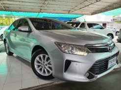 Toyota Camry 2.0G ปี 2018 สีบรอนซ์เงิน Auto มือ1 เช็คศูนย์